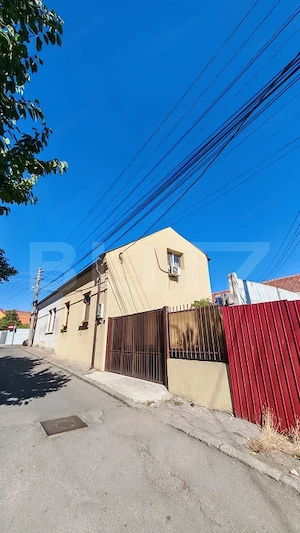 Apartament la casa, 3 camere, curte privata, zona centrala - imagine 13