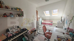 Apartament la casa, 3 camere, curte privata, zona centrala - imagine 8
