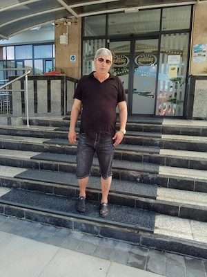 Sunt un bărbat serios ofer servici de calitate