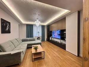 Vând apartament în Astra