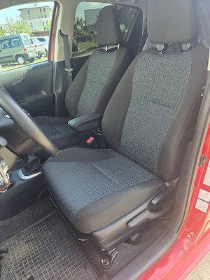 Toyota yaris clima 1.3 100 cp Benzina pilot automat  - imagine 10