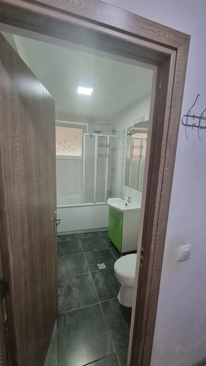 Dau in chirie apartament 3 camere - imagine 10