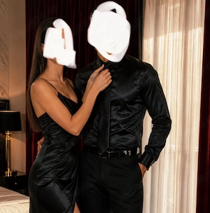 Salut sunt padiv elegant 40 ani pentru un cuplu sau petru un domn 