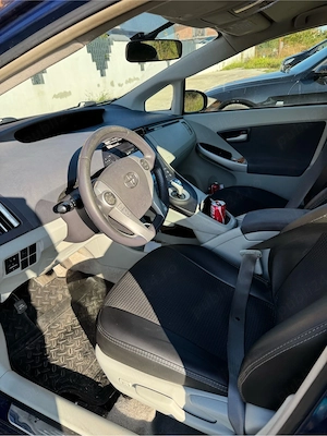 vand toyota prius - imagine 3