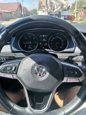Volkswagen Passat 2.0 TDI DSG   model 2021 - imagine 7