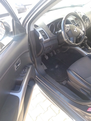 Mitsubishi outlander  - imagine 2