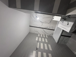Apartament spațios cu 4 camere  , renovat - imagine 4
