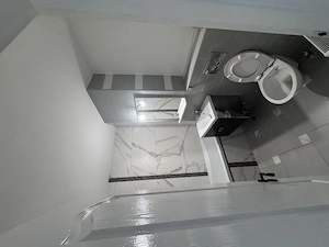Apartament spațios cu 4 camere  , renovat - imagine 5