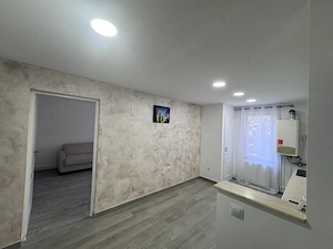 Apartament spațios cu 4 camere  , renovat - imagine 2