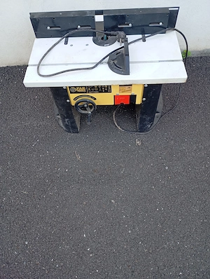 Vând freză lemn far tools