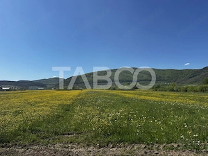 Teren intravilan cu vedere la munti pretabil cabana in Poplaca