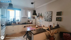 Apartament 3 camere ultracentral Oradea 75mp, curte, parcare si boxa