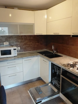 Inchiriere apartament 3 camere Zona Modern, pozitie excelenta! - imagine 9