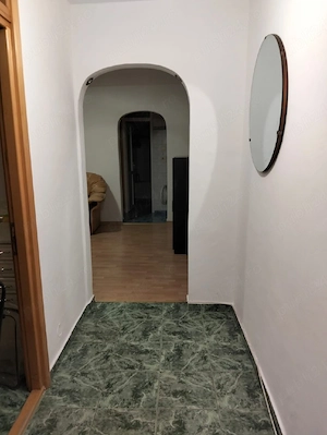 proprietar închiriez apartament cu trei camere semidecomandat in Bacău  - imagine 2