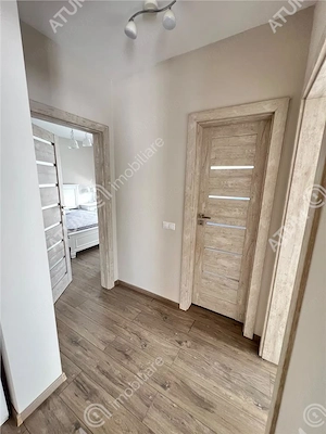 Apartament 3 camere 2 bai loc parcare zona Lidl Selimbar - imagine 15