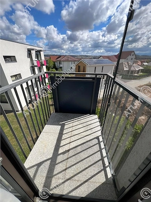 Apartament 3 camere 2 bai loc parcare zona Lidl Selimbar - imagine 12