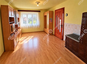 Casa cu 4 camere si 1650 mp teren la doar 30 km distanta de Sibiu - imagine 8