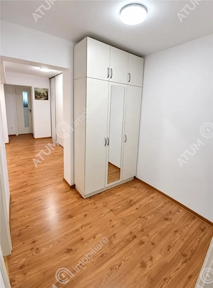 Apartament renovat cu 3 camere 2 bai si pivnita in Sibiu - imagine 5
