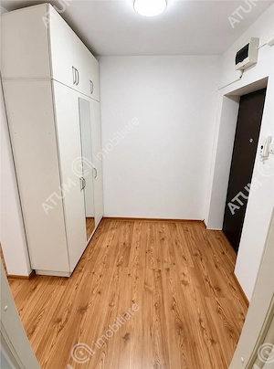 Apartament renovat cu 3 camere 2 bai si pivnita in Sibiu - imagine 12
