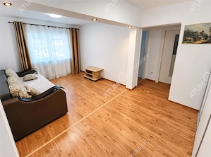 Apartament renovat cu 3 camere 2 bai si pivnita in Sibiu