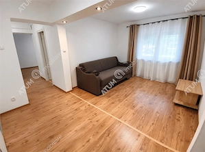 Apartament renovat cu 3 camere 2 bai si pivnita in Sibiu - imagine 2