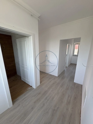  Apartament 2 camere / etaj 1 / loc de parcare si boxa / zona CETATII  - imagine 3