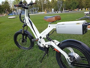 vind bicicleta electrica cu acceleratie dar si asistata facuta in Germania citeste descrierea