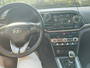Hyundai Elantra  - imagine 7