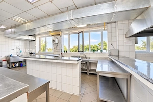 COMPLEX HOTELIER & RESTAURANT | VAMA GIURGIU 24 UNIT. DE CAZARE | REST.&CATERING - imagine 10