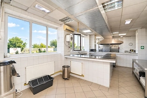 COMPLEX HOTELIER & RESTAURANT | VAMA GIURGIU 24 UNIT. DE CAZARE | REST.&CATERING - imagine 11