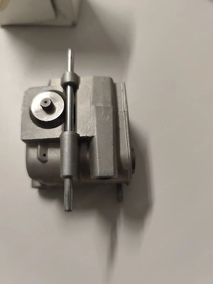 intinzator lant distributie BMW M51 seria 3 5 7 2.5 Td original nou cod 2243950 - imagine 4