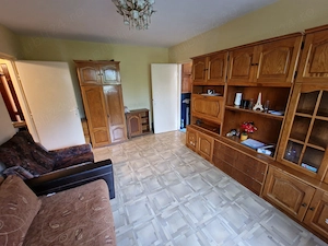 Apartament 2 camere, etaj intermediar, zona Vlahuta-Florilor - imagine 3