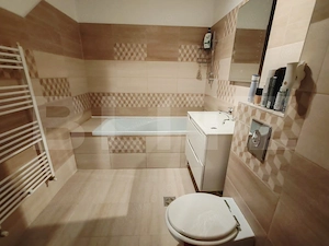 Apartament spatios, 2 camere, decomandat, 84 mp, Tractorul - imagine 6