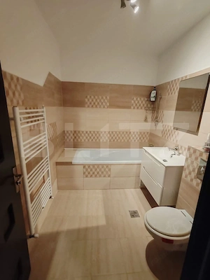 Apartament spatios, 2 camere, decomandat, 84 mp, Tractorul - imagine 7