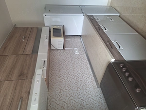 Inchiriez apartament 2 camere in Giroc  vizavi de benzinăria ESO - imagine 4