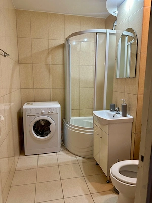Închiriez apt 2 camere central  - imagine 4