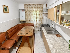 Chirie Apartament 2 camere decomandat zona Traian Vaslui mobilat si utilat complet - imagine 4