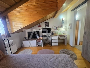 Apartament 2 camere de vanzare la casa 77mp curte si pivnita Sub Arini - imagine 5