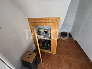 Apartament 2 camere de vanzare la casa 77mp curte si pivnita Sub Arini - imagine 16