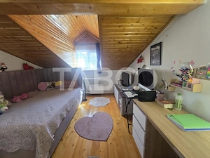 Apartament 2 camere de vanzare la casa 77mp curte si pivnita Sub Arini - imagine 12
