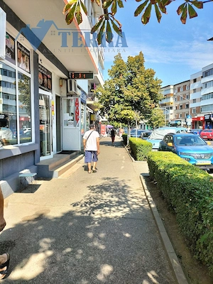 Spațiu comercial 68 mp, vitrină 10 m - bd. Dacia, Mioveni - imagine 3