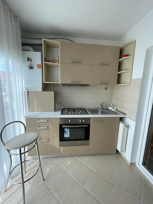 Proprietar  ofer  spre inchiriere un apartament cu 2 camere, decomandat in Giroc, vatra satului .  - imagine 5
