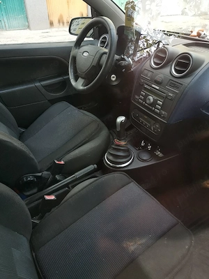 Ford fiesta an 2006 benzina 1.4 climatronic - imagine 3