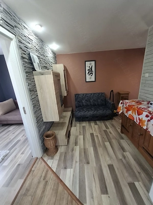 Închiriez apartament cu 2 camera confort semidecomandat ,ocupabil imediat