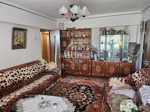 Apartament cu 3 camere zona Centru/Bazar ~ etaj 3 ~ cu imbunatatiri - imagine 8