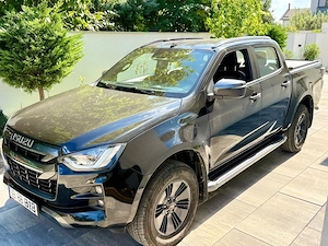 Isuzu D-Max Executive 2023 primul proprietar - imagine 2