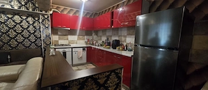 Apartament 2 camere etaj 1/centrala Aleea Surianu - imagine 2