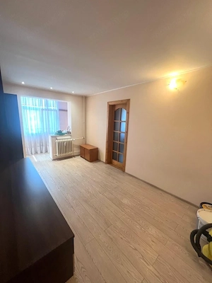 Apartament 3 camere, 41.85 mp, zona Valea Rosie  - imagine 2