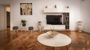 Apartament la casa cu 4 camere, 2 bai, zona Centrala - imagine 2