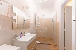Apartament la casa cu 4 camere, 2 bai, zona Centrala - imagine 10